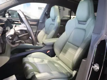 PORSCHE Macan Electric 4  AHK BOSE PANO