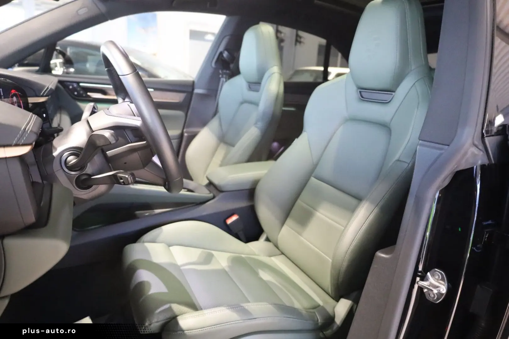PORSCHE Macan Electric 4  AHK BOSE PANO