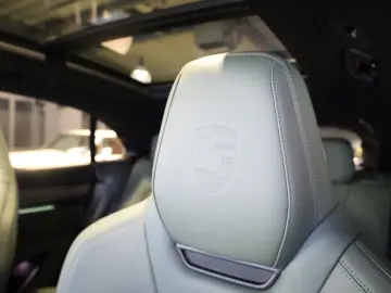 PORSCHE Macan Electric 4  AHK BOSE PANO