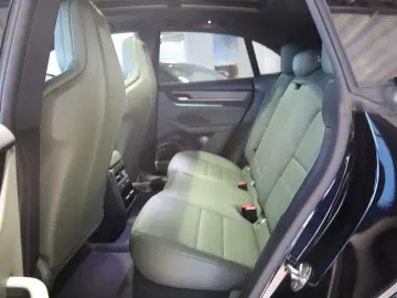 PORSCHE Macan Electric 4  AHK BOSE PANO