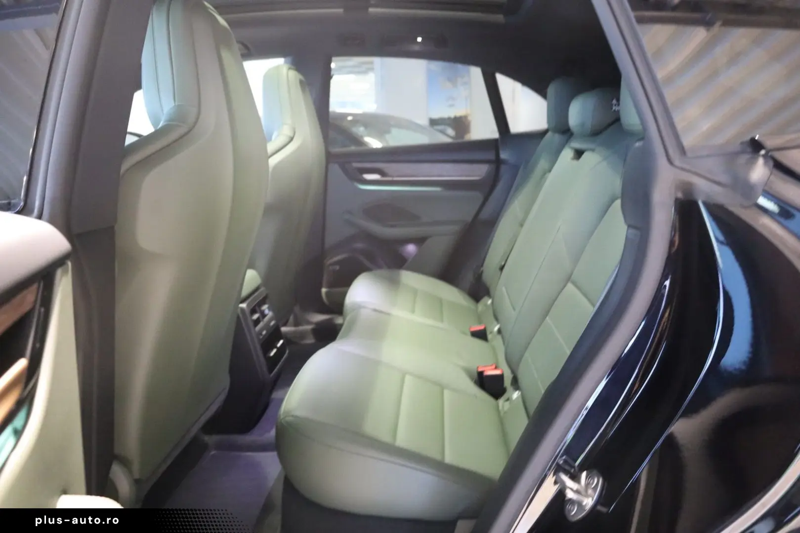 PORSCHE Macan Electric 4  AHK BOSE PANO