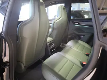 PORSCHE Macan Electric 4  AHK BOSE PANO