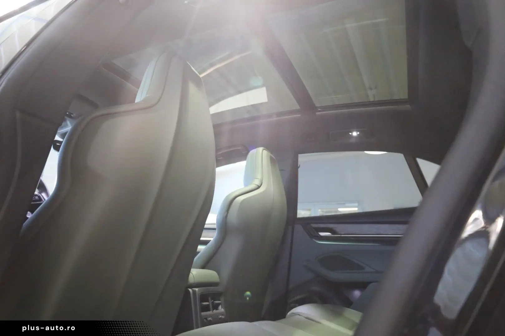 PORSCHE Macan Electric 4  AHK BOSE PANO