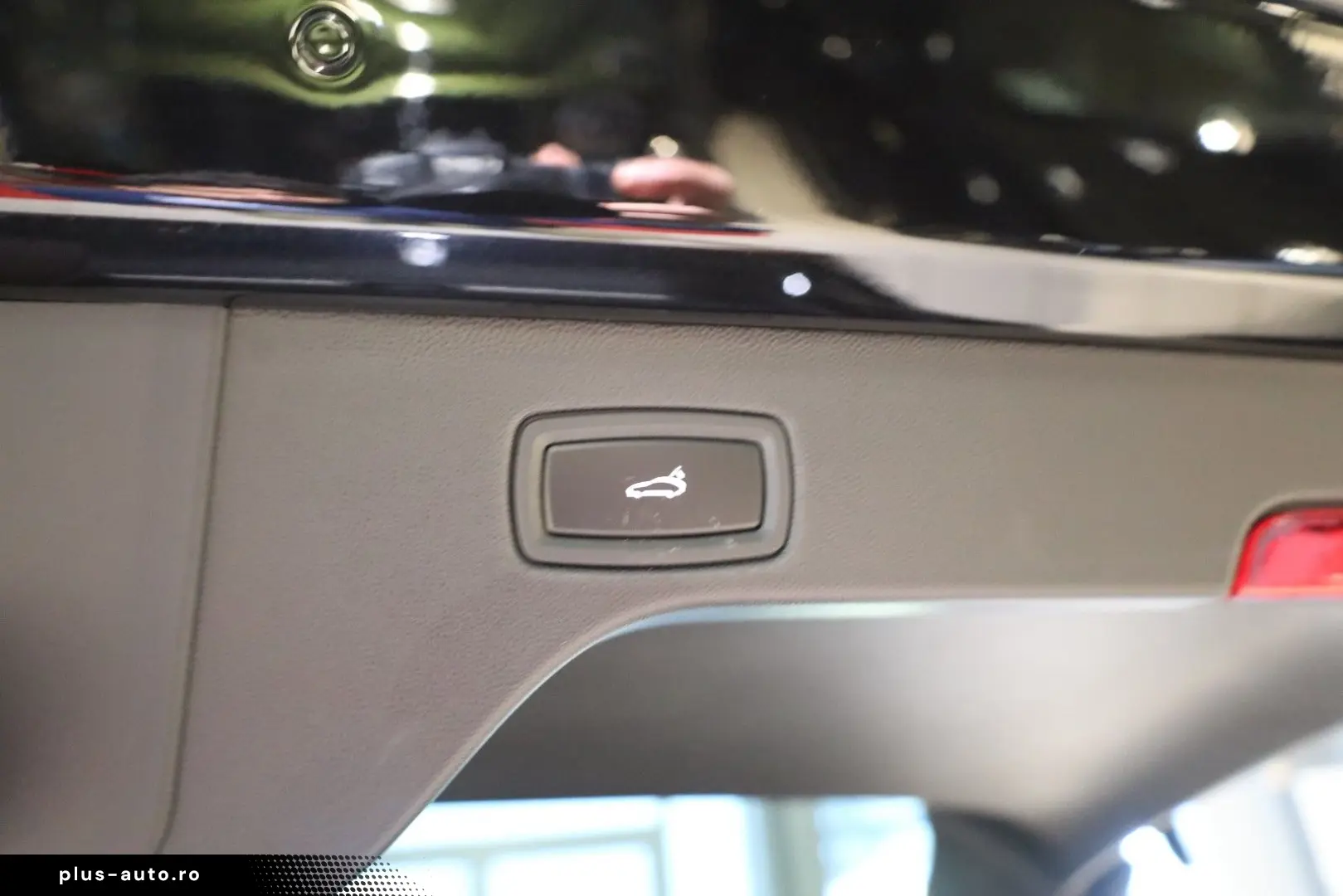 PORSCHE Macan Electric 4  AHK BOSE PANO