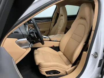 PORSCHE Panamera 4 E-Hybrid Platinum Edition