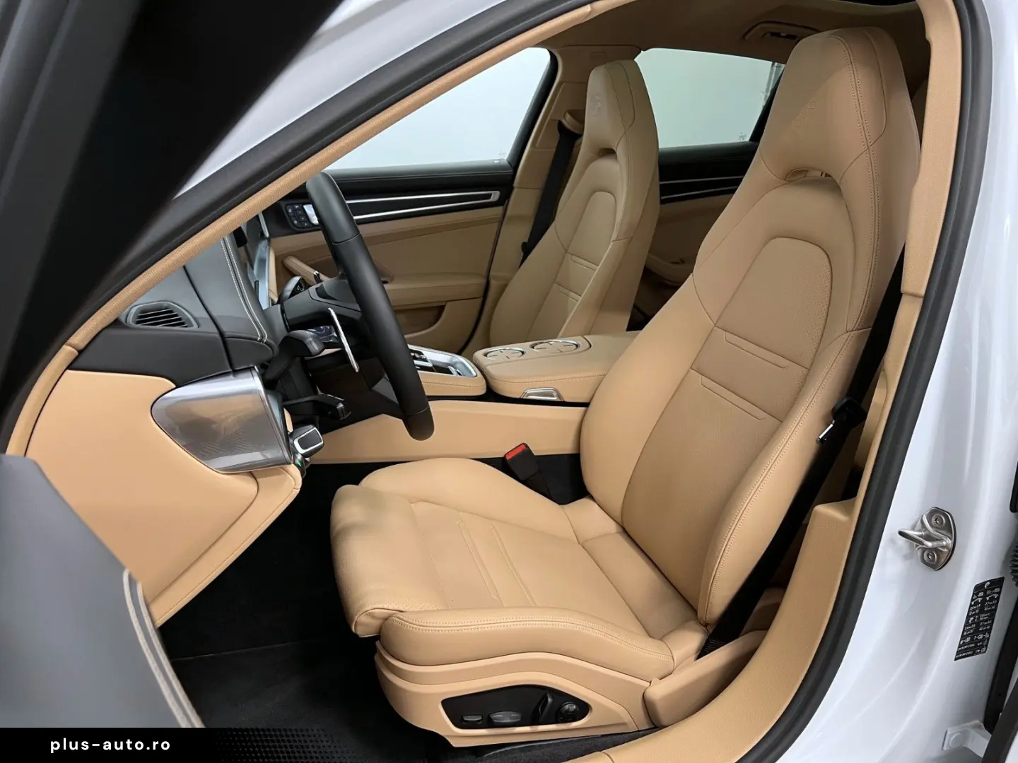 PORSCHE Panamera 4 E-Hybrid Platinum Edition