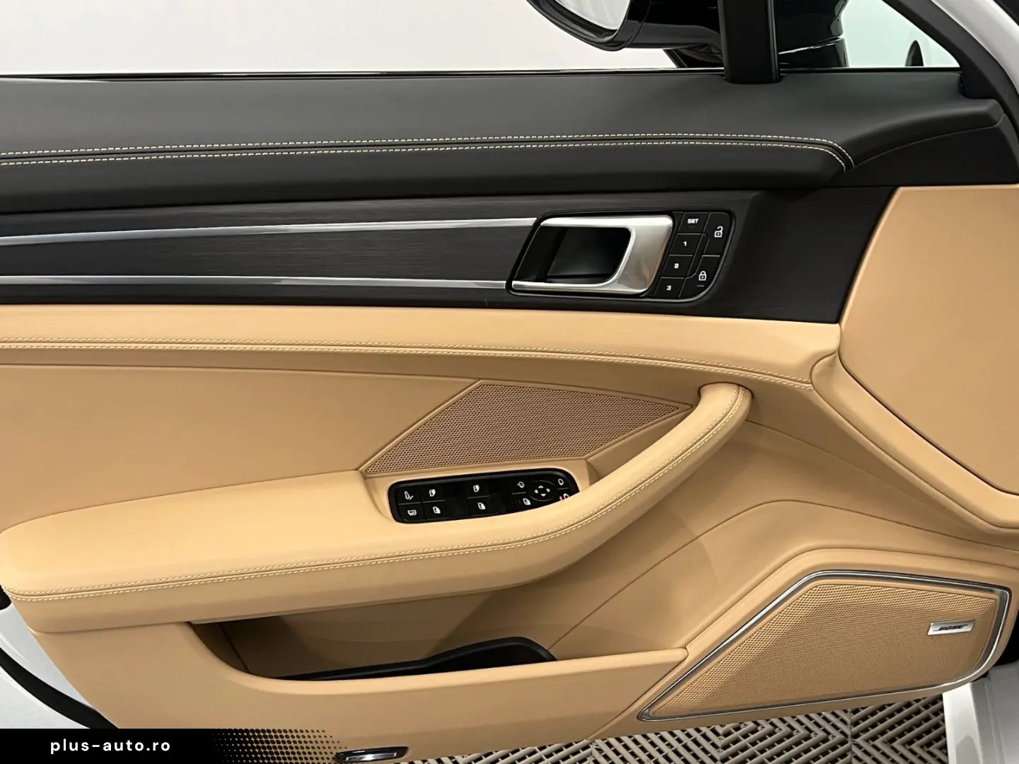 PORSCHE Panamera 4 E-Hybrid Platinum Edition