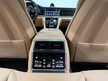 PORSCHE Panamera 4 E-Hybrid Platinum Edition