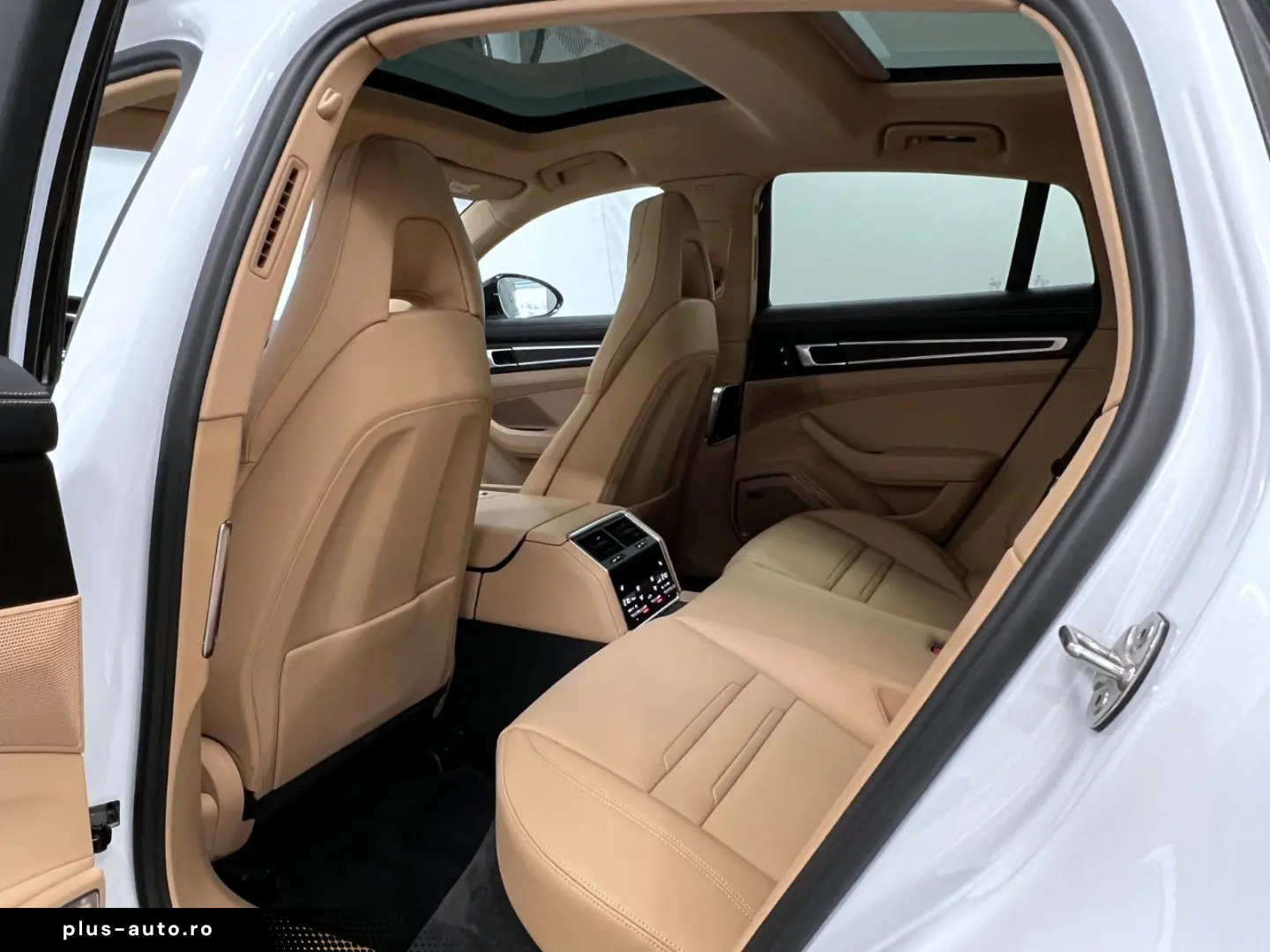 PORSCHE Panamera 4 E-Hybrid Platinum Edition