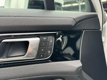 PORSCHE Panamera 360 KAM LED PANO ACC SOFT SCHECKHEFT!