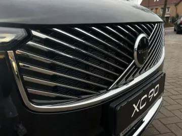 VOLVO XC90 T8 Ultra Bright Facelift Plug in Hybrid