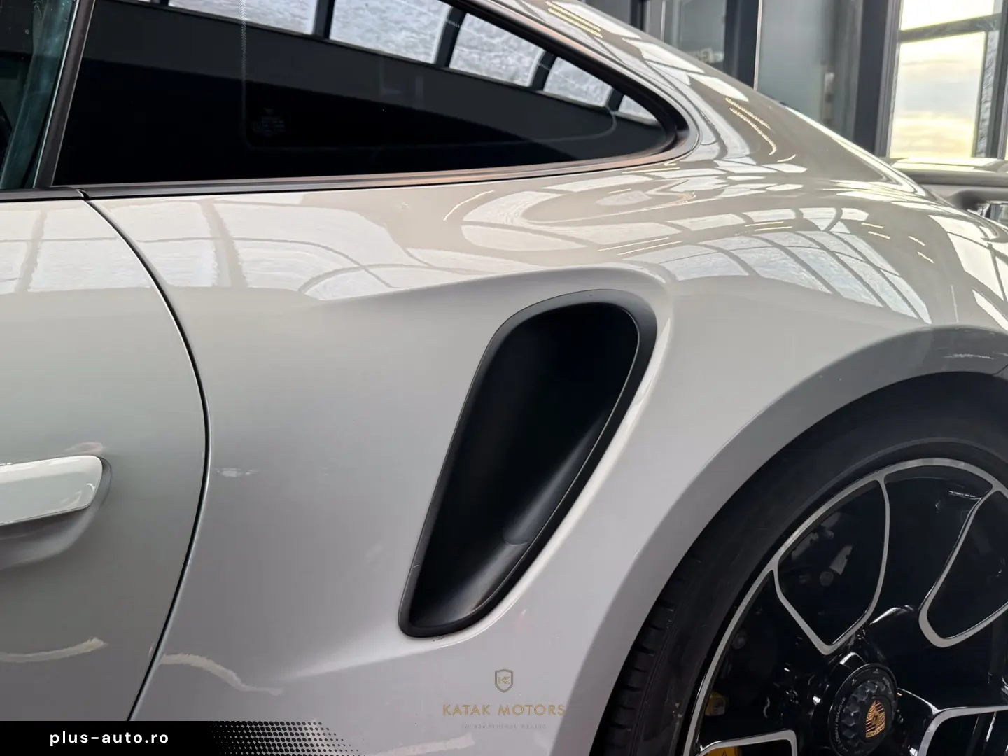 PORSCHE 911 TURBO S SPORTDESIGN LIFT PANO BURM APP 04 27