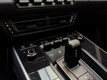 PORSCHE 911 TURBO S SPORTDESIGN LIFT PANO BURM APP 04 27