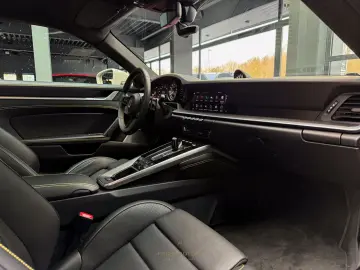 PORSCHE 911 TURBO S SPORTDESIGN LIFT PANO BURM APP 04 27