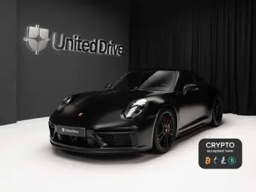 PORSCHE 911 Carrera 4 GTS