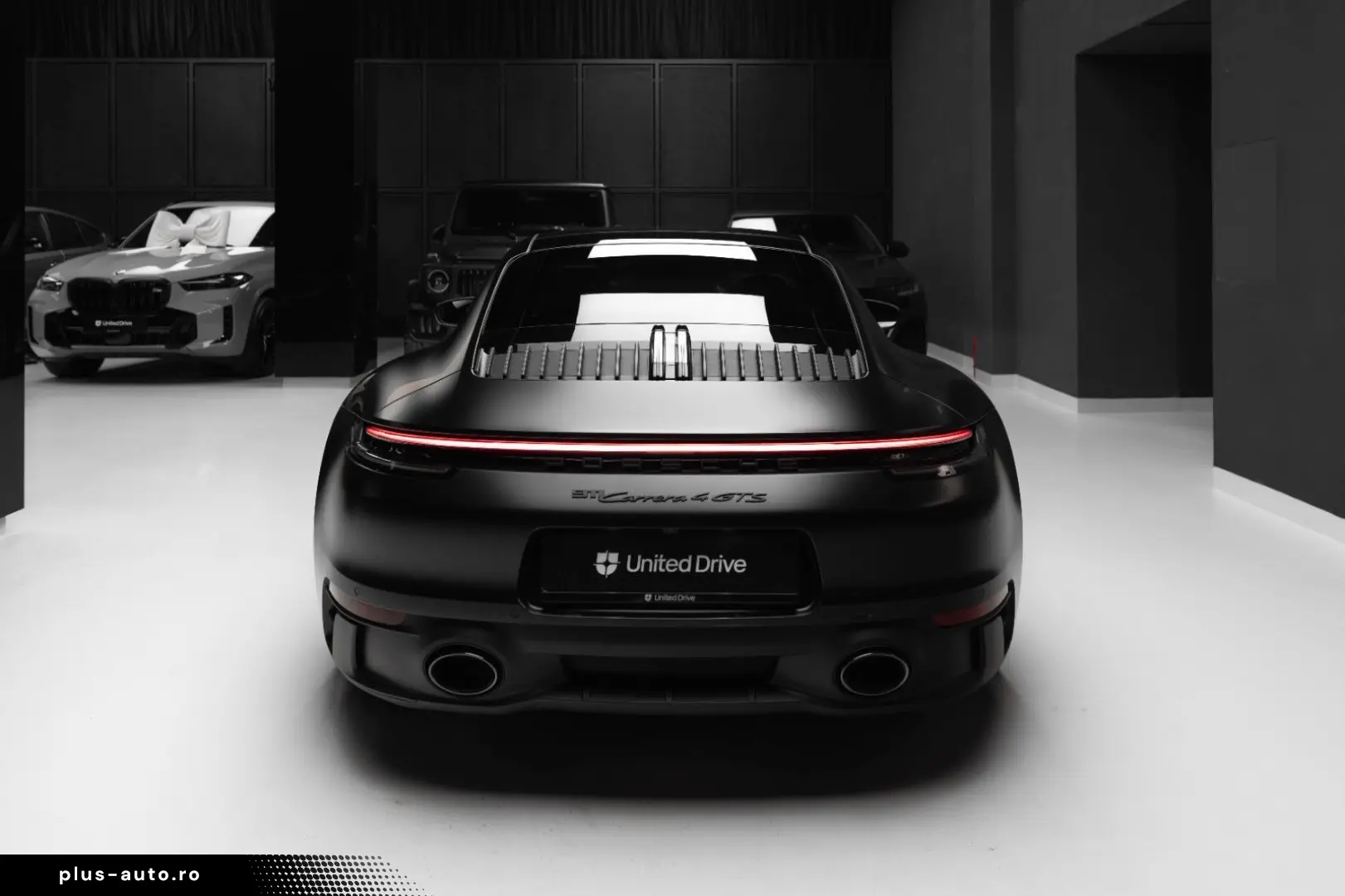 PORSCHE 911 Carrera 4 GTS