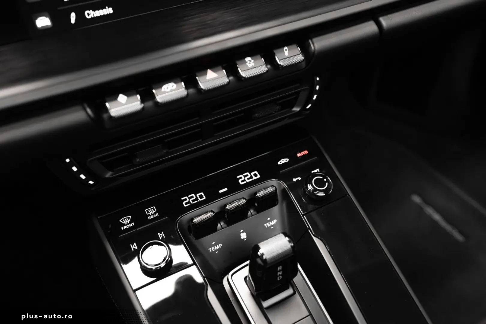 PORSCHE 911 Carrera 4 GTS