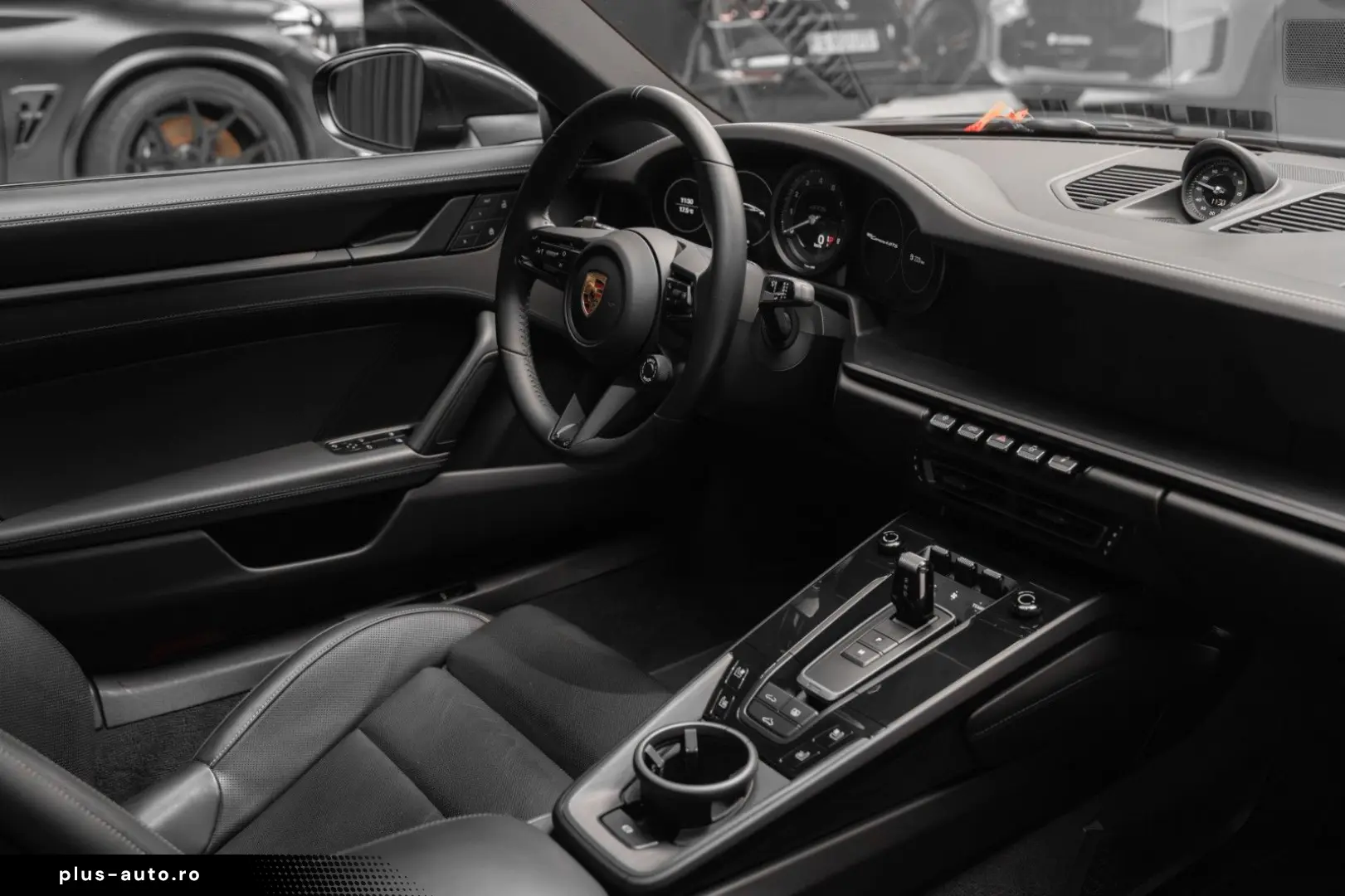 PORSCHE 911 Carrera 4 GTS