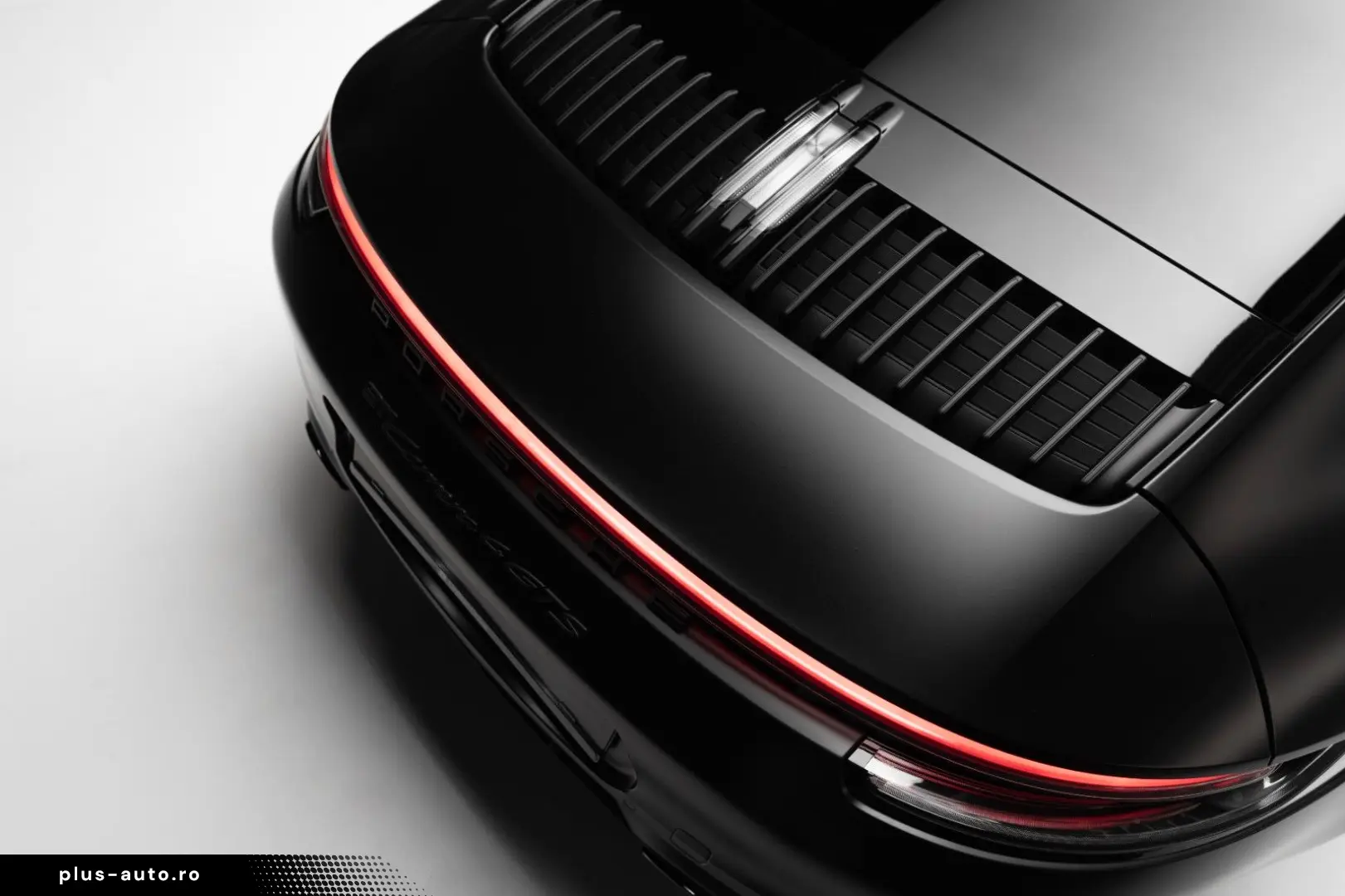 PORSCHE 911 Carrera 4 GTS