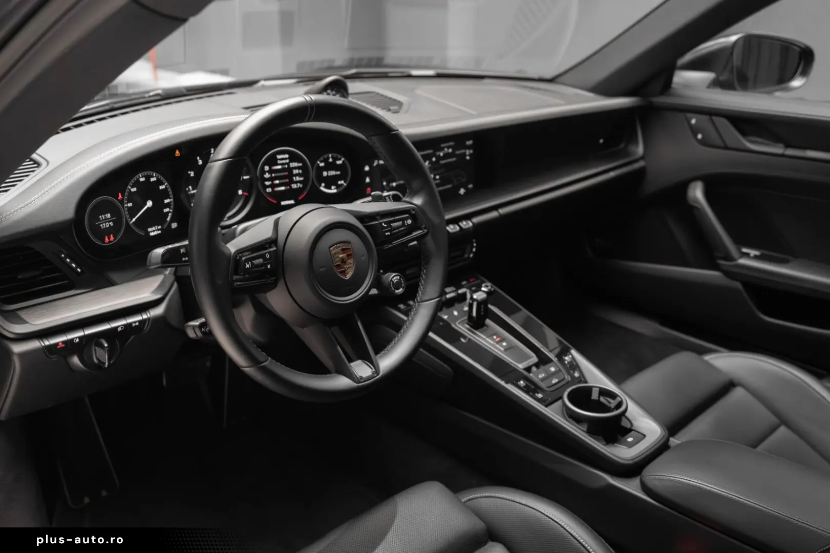 PORSCHE 911 Carrera 4 GTS