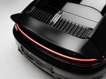 PORSCHE 911 Carrera 4 GTS