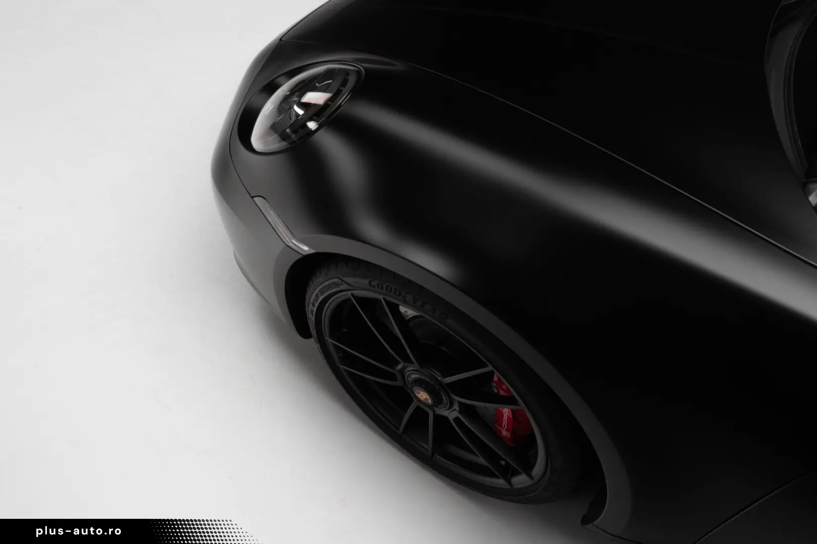 PORSCHE 911 Carrera 4 GTS