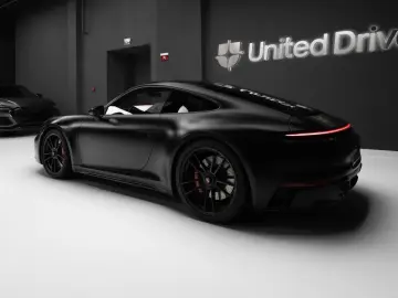 PORSCHE 911 Carrera 4 GTS