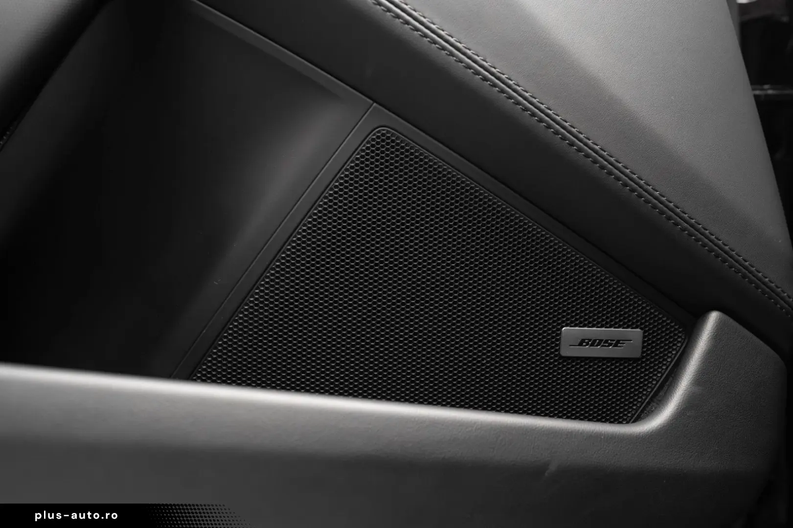 PORSCHE 911 Carrera 4 GTS