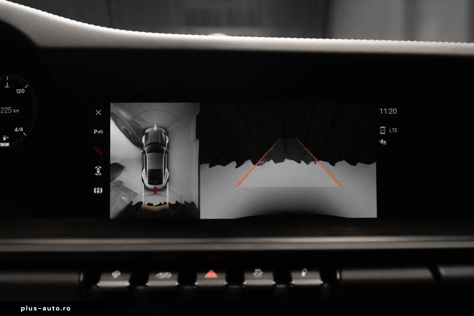 PORSCHE 911 Carrera 4 GTS