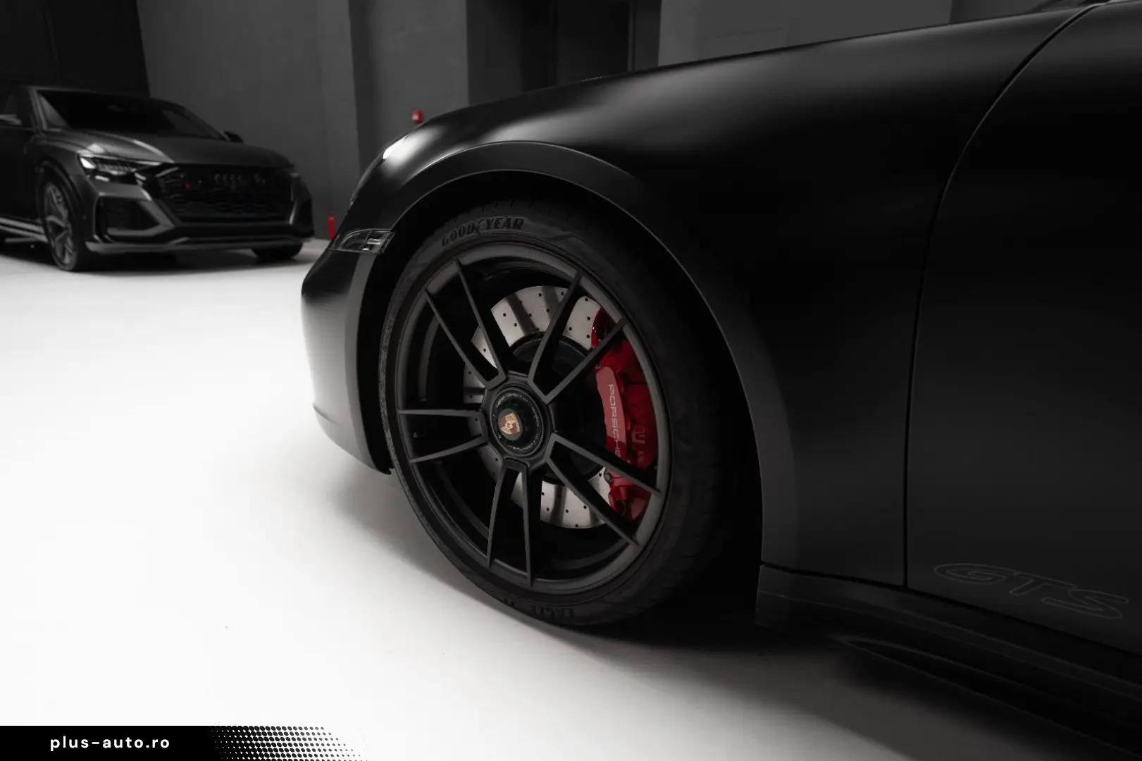 PORSCHE 911 Carrera 4 GTS