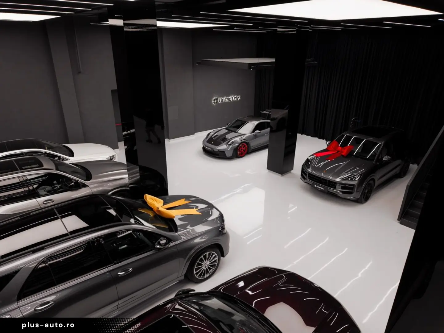 PORSCHE 911 Carrera 4 GTS