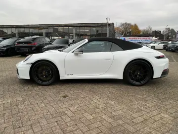 PORSCHE 911 Carrera 4 GTS T-Hybrid Cabrio Lift Chrono