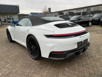 PORSCHE 911 Carrera 4 GTS T-Hybrid Cabrio Lift Chrono