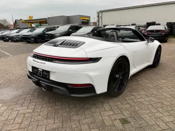 PORSCHE 911 Carrera 4 GTS T-Hybrid Cabrio Lift Chrono