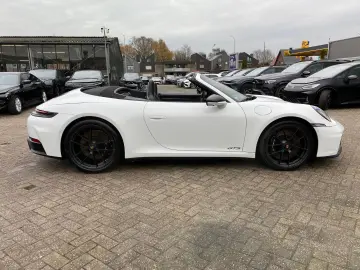 PORSCHE 911 Carrera 4 GTS T-Hybrid Cabrio Lift Chrono
