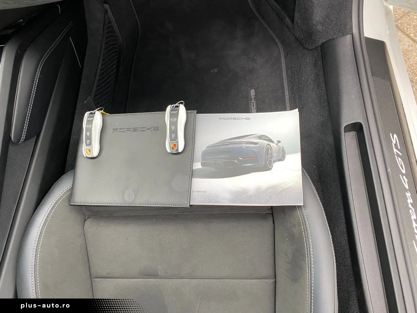 PORSCHE 911 Carrera 4 GTS T-Hybrid Cabrio Lift Chrono