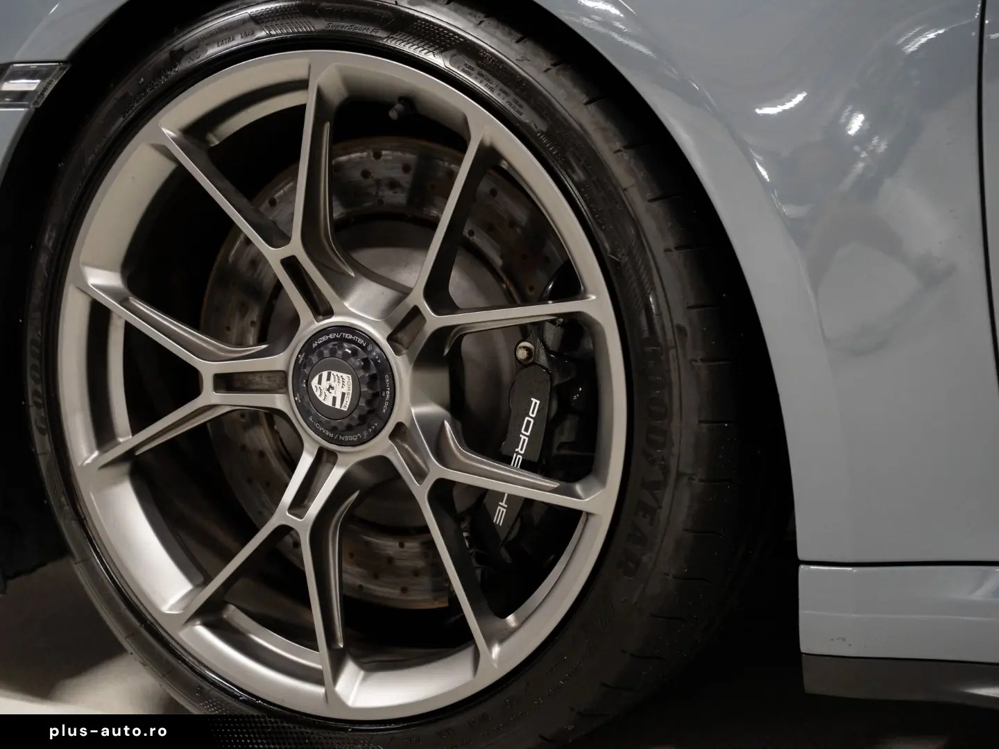 PORSCHE 911 GT3 mit Touring-Paket BOSE Lift-VA PDLS