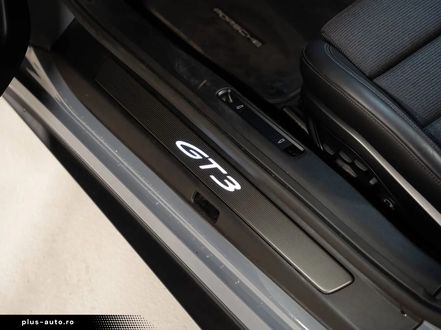 PORSCHE 911 GT3 mit Touring-Paket BOSE Lift-VA PDLS