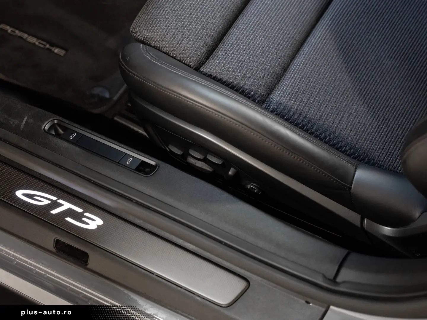 PORSCHE 911 GT3 mit Touring-Paket BOSE Lift-VA PDLS