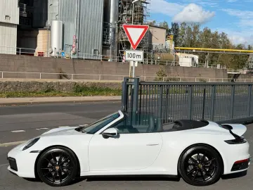 PORSCHE 911 Carrera Cabriolet Aut. 1 Hand Approved 02 28