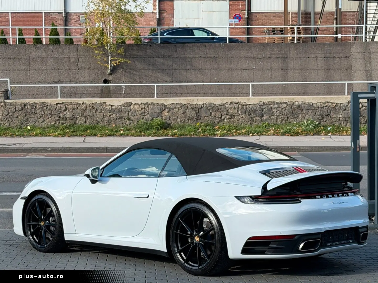 PORSCHE 911 Carrera Cabriolet Aut. 1 Hand Approved 02 28