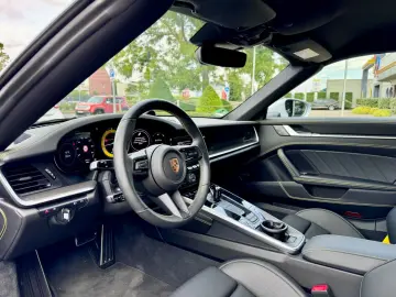 PORSCHE 911 Turbo S Cabriolet I Lift I Matrix