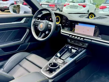 PORSCHE 911 Turbo S Cabriolet I Lift I Matrix