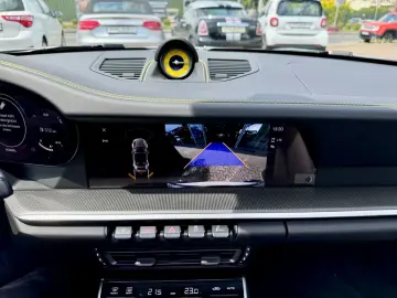 PORSCHE 911 Turbo S Cabriolet I Lift I Matrix