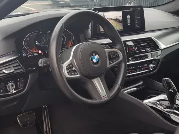 BMW 520 d M Sport-ACC-1HD-LEDER-20TKM-GARANTI-KAMERA