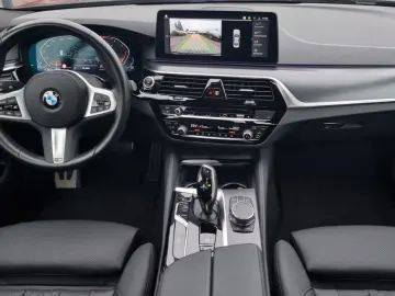 BMW 520 d M Sport-ACC-1HD-LEDER-20TKM-GARANTI-KAMERA