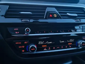 BMW 520 d M Sport-ACC-1HD-LEDER-20TKM-GARANTI-KAMERA