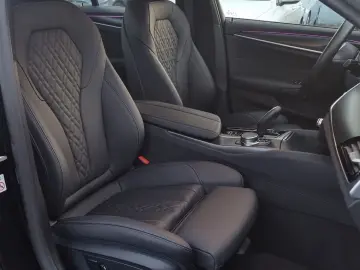 BMW 520 d M Sport-ACC-1HD-LEDER-20TKM-GARANTI-KAMERA