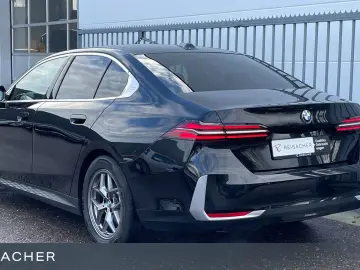 BMW 520i Lim adLED DrAss Park  Komfortzug. 18 LM