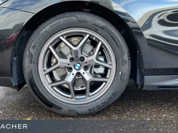 BMW 520i Lim adLED DrAss Park  Komfortzug. 18 LM